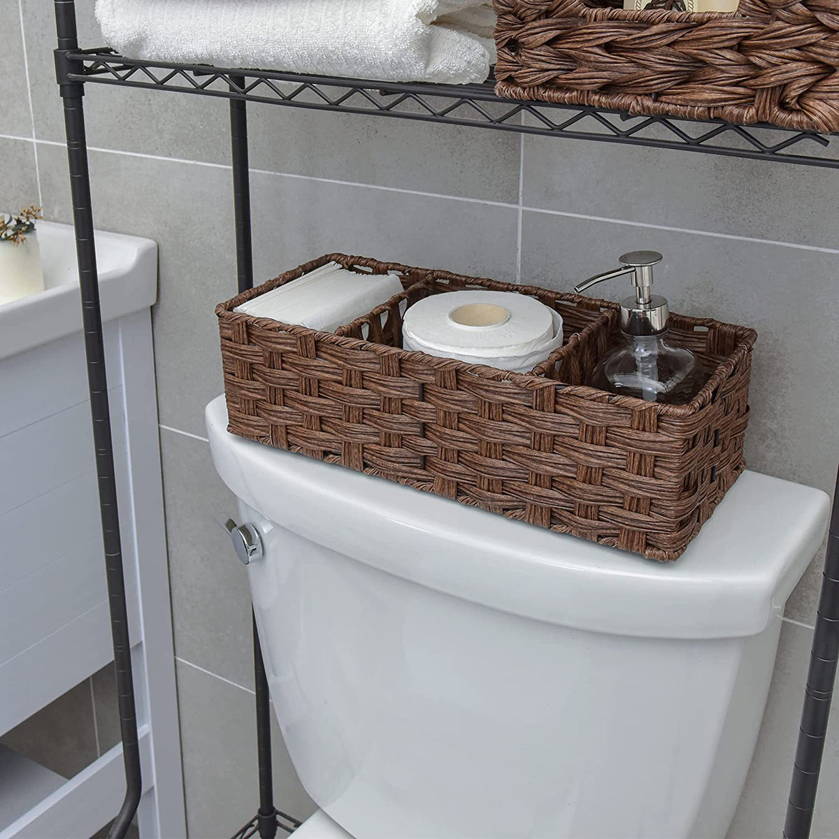 Bathroom organiser basket for toiletries and cosmetics